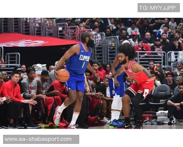 快船第三节发力哈登狂砍14分小卡贡献10分助队净胜11分