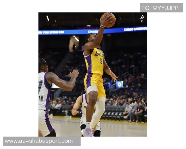 比卢普斯谈杨瀚森训练中的战术理解问题并提供详细指导