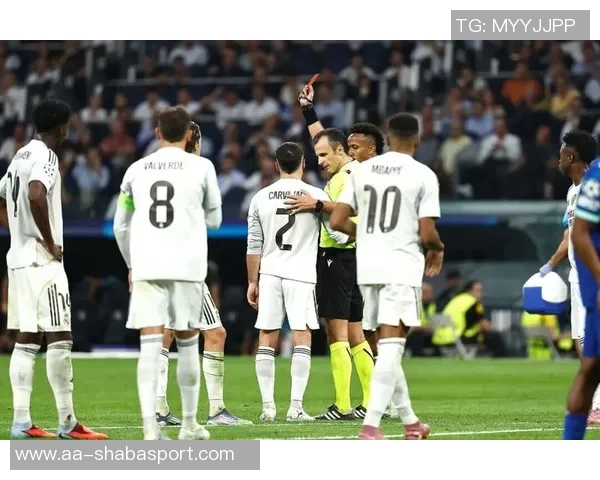 伯纳乌球迷狂嘘倒龙派维尼修斯贝林巴尔韦德姆巴佩却未受影响